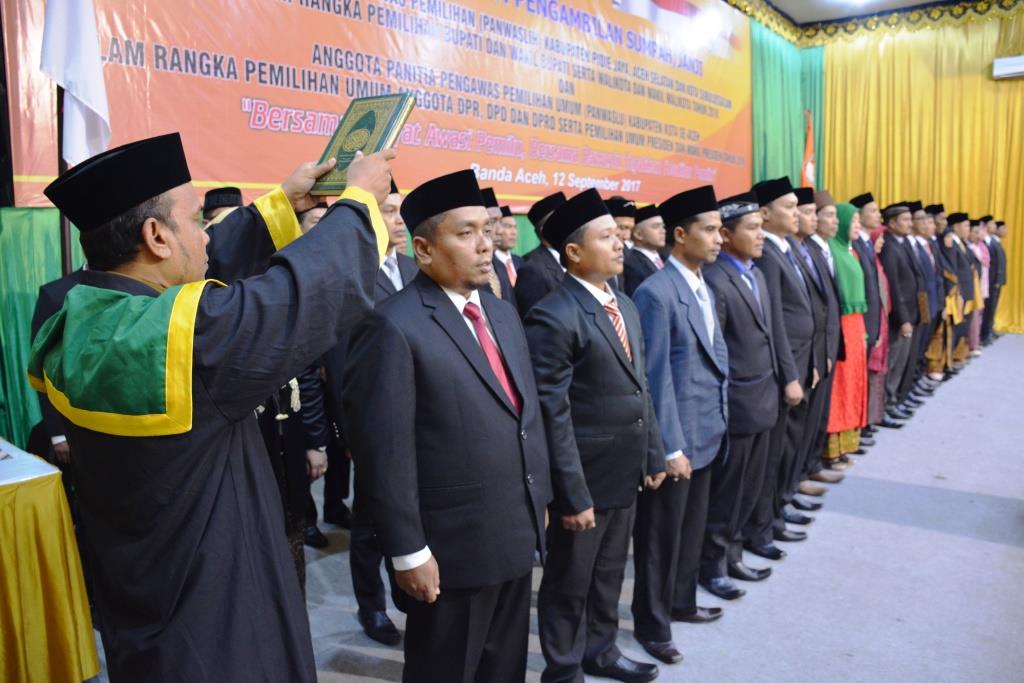 BAWASLU ACEH LANTIK 68 ANGGOTA PANWAS KAB/KOTA SE-ACEH
