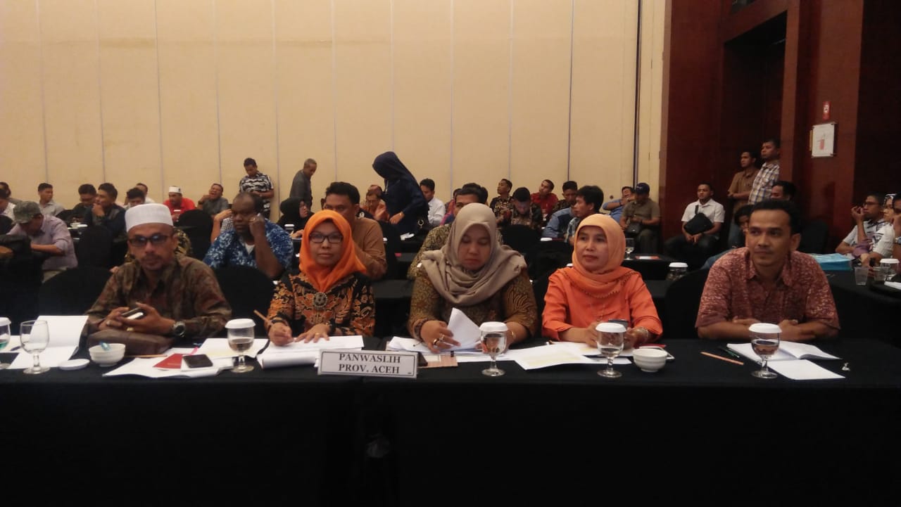 PANWASLIH LAKUKAN WASKAT PLENO REKAPITULASI HASIL AKHIR VERIFIKASI FAKTUAL PERBAIKAN KEDUA DAN PLENO DUKUNGAN PEMILIH PERSEORANGAN CALON PESERTA PEMILU ANGGOTA DPD PROVINSI ACEH