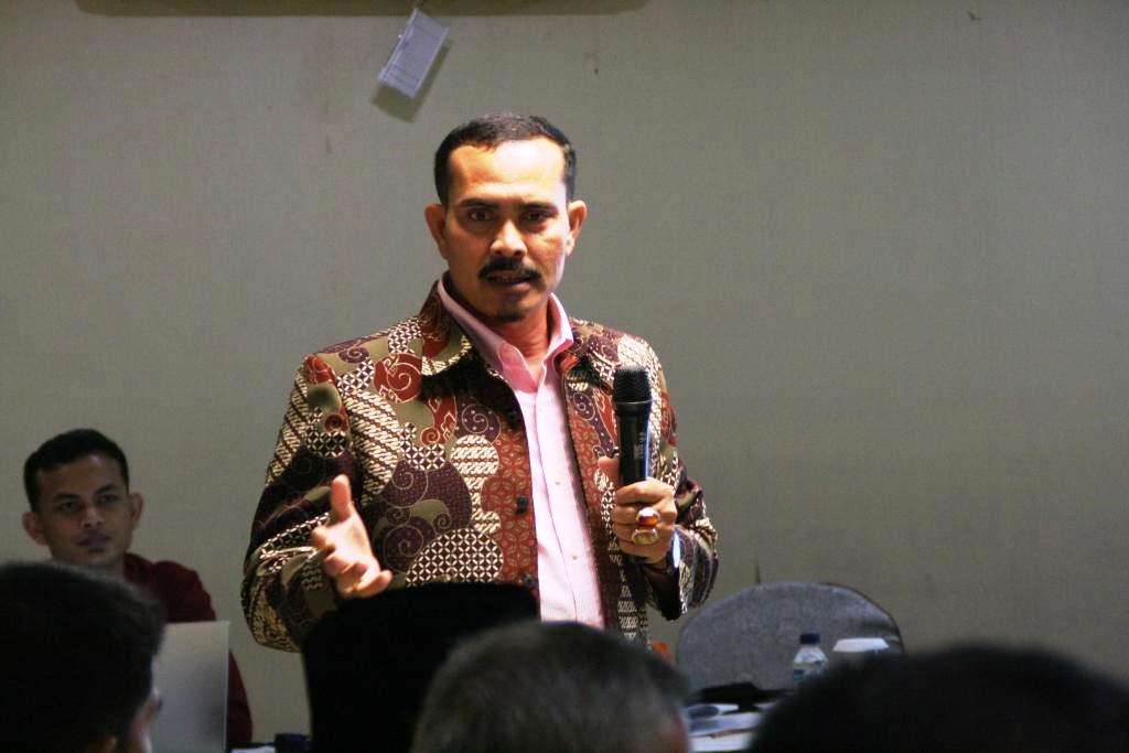 KETUA BAWASLU ACEH SAMPAIKAN MATERI PPID KE PANWASLIH