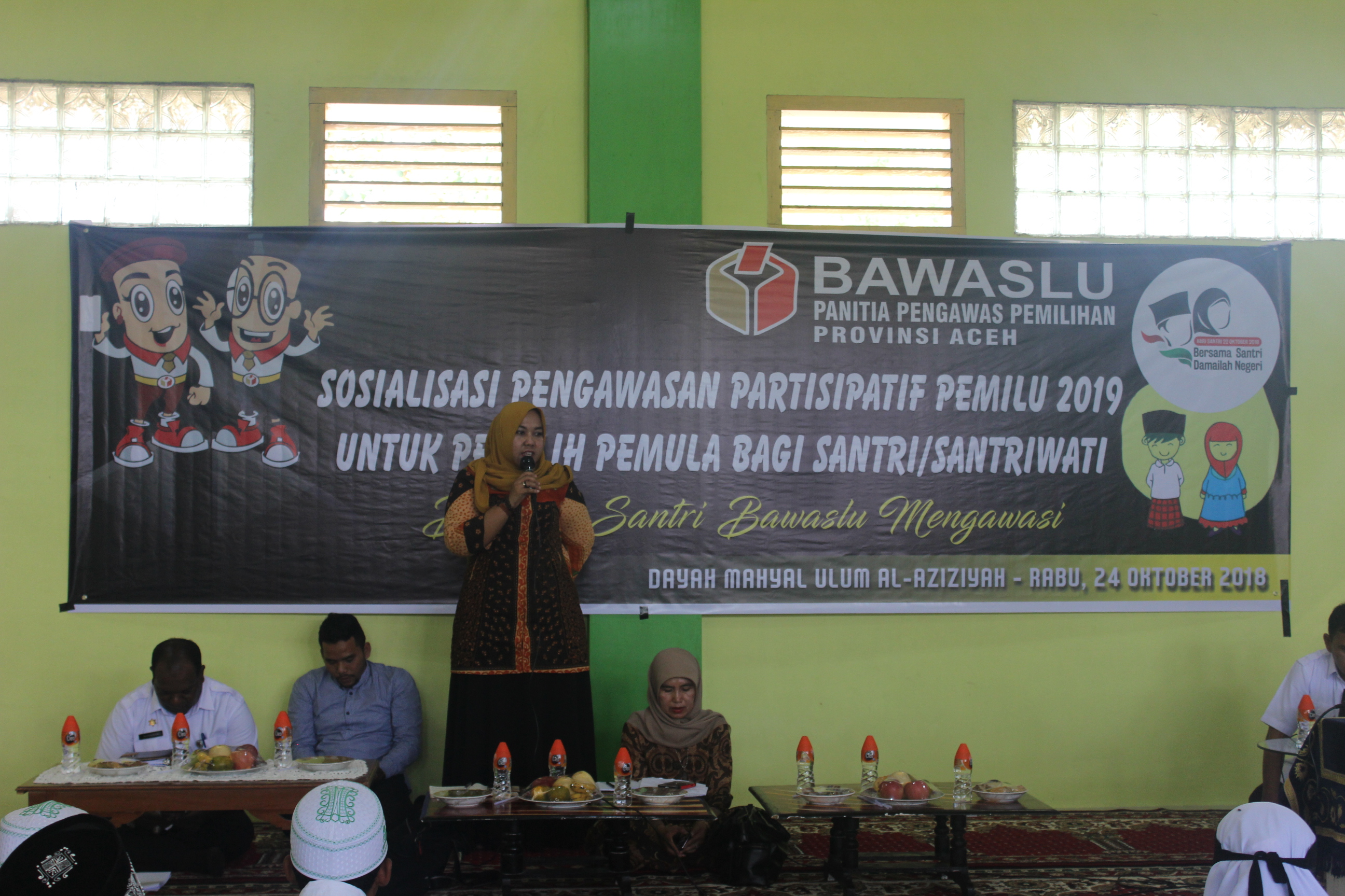 PANWASLIH AJAK RATUSAN SANTRI PERANGI HOAX DAN MONEY POLITICS