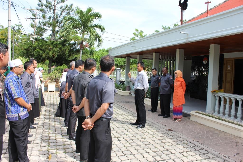 PASCA LIBUR IDUL FITRI, SEKRETARIAT BAWASLU ACEH GELAR APEL PAGI