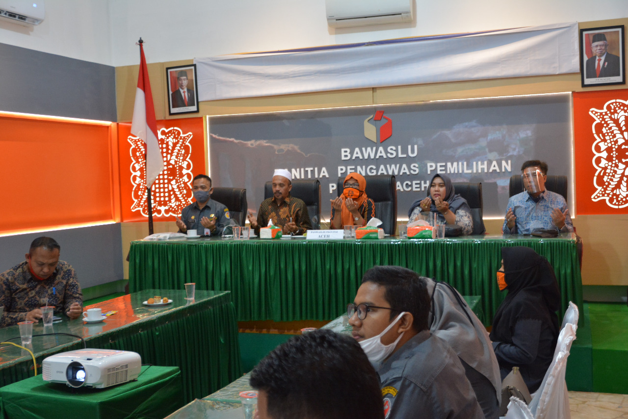 Panwaslih Provinsi Aceh Menyaksikan Sidang Tahunan MPR RI dan Mengikuti Upacara Peringatan Detik-Detik Proklamasi Kemerdekaan Indonesia Ke - 75