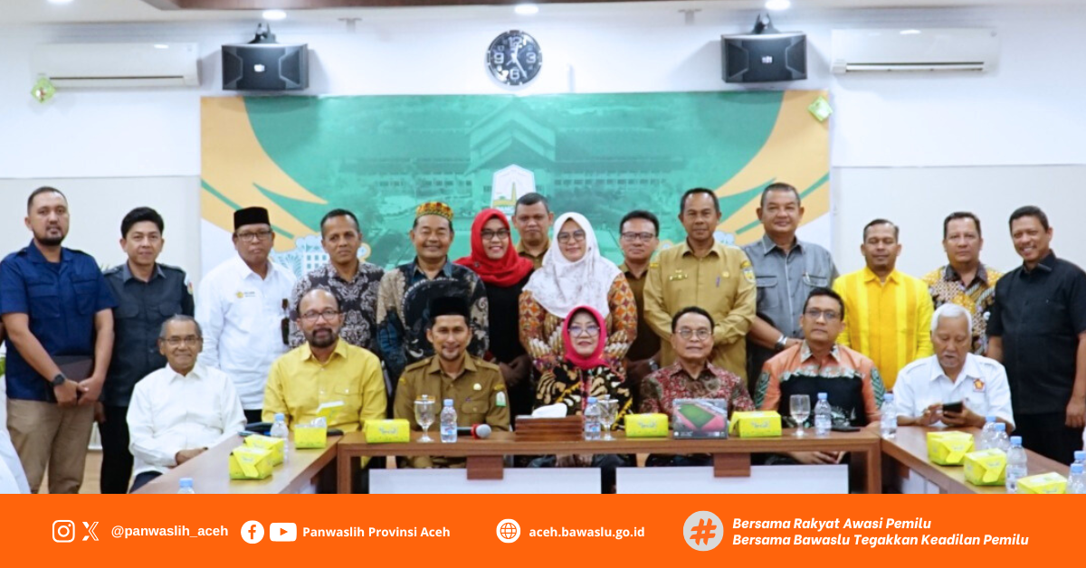 Foto Bersama Peserta Fokus Group Discussion (FGD) Kajian Undang-Undang Pemilu Bersama Pemerintah Aceh