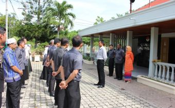 PASCA LIBUR IDUL FITRI, SEKRETARIAT BAWASLU ACEH GELAR APEL PAGI