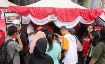 DARI ARENA PAMERAN GEBYAR SOSIALISASI PENGAWASAN PARTISIPATIF;  RATUSAN PENGUNJUNG PADATI STAND BAWASLU ACEH
