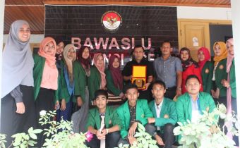 BAWASLU ACEH TERIMA KUNJUNGAN MAHASISWA UNIMAL