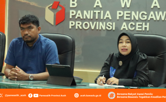 Anggota Panwaslih Provinsi Aceh Memberikan Materi  Pelatihan Pengawas Pemilu Partisipatif Dilaksanakan Secara Daring di Aceh